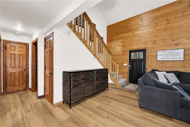 12825 E Wallin Mountain Road, West Fork, AR 72774