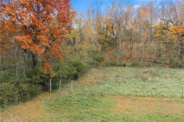 12825 E Wallin Mountain Road, West Fork, AR 72774