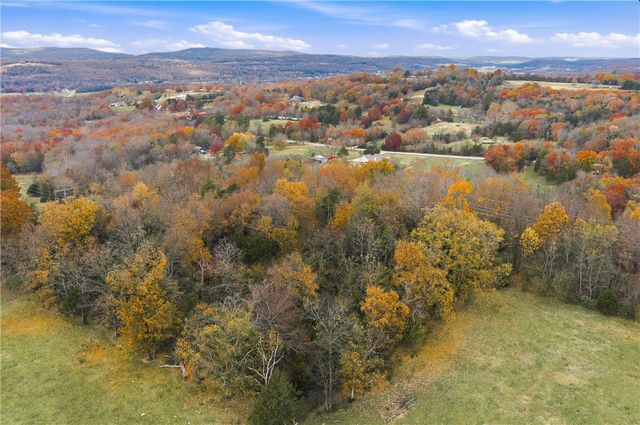 12825 E Wallin Mountain Road, West Fork, AR 72774