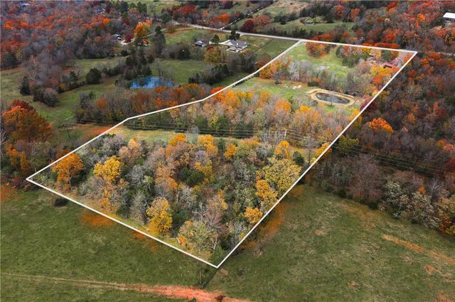 12825 E Wallin Mountain Road, West Fork, AR 72774