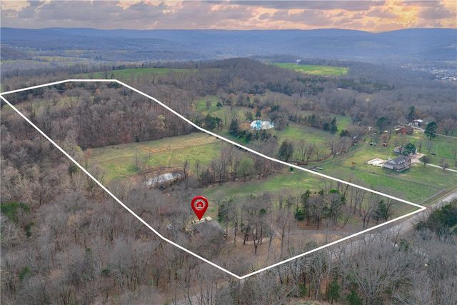 12825 E Wallin Mountain Road, West Fork, AR 72774