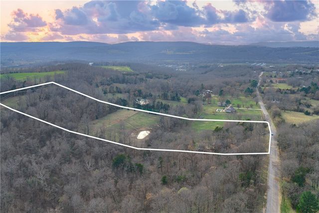 12825 E Wallin Mountain Road, West Fork, AR 72774