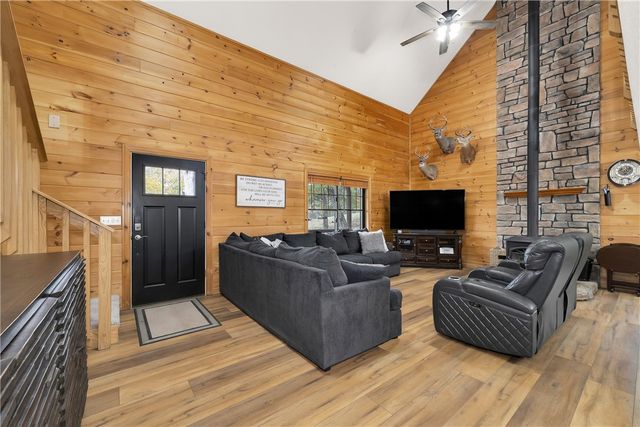 12825 E Wallin Mountain Road, West Fork, AR 72774