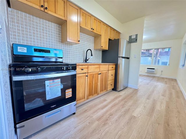 715 NE 122 St 4, North Miami, FL 33161