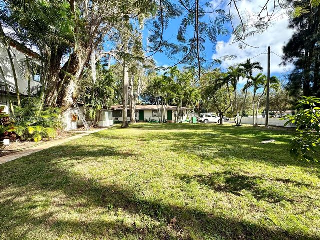 715 NE 122 St 4, North Miami, FL 33161