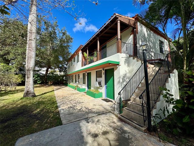 715 NE 122 St 4, North Miami, FL 33161