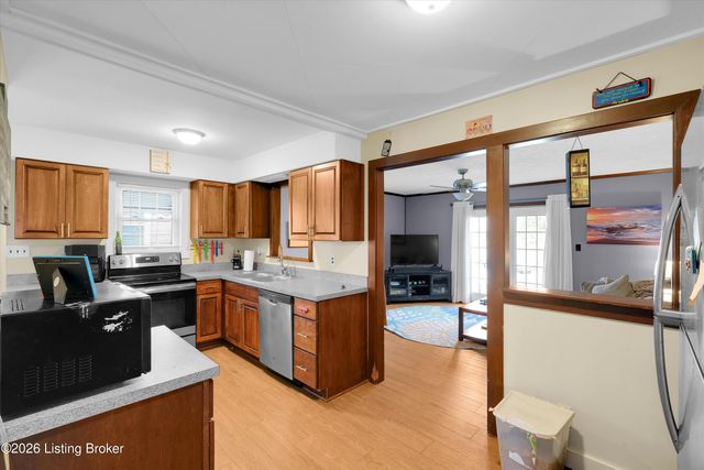 4616 Hillside Dr, Louisville, KY 40216