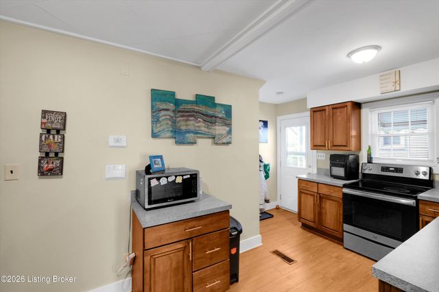 4616 Hillside Dr, Louisville, KY 40216