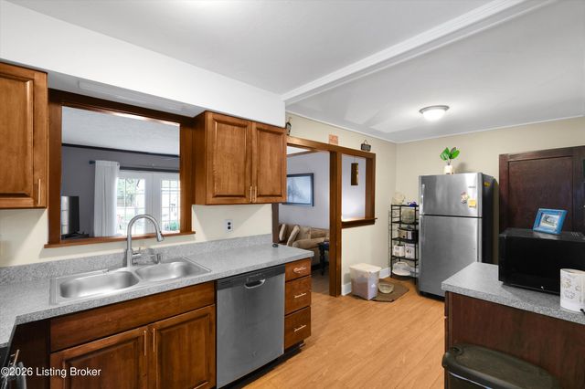 4616 Hillside Dr, Louisville, KY 40216