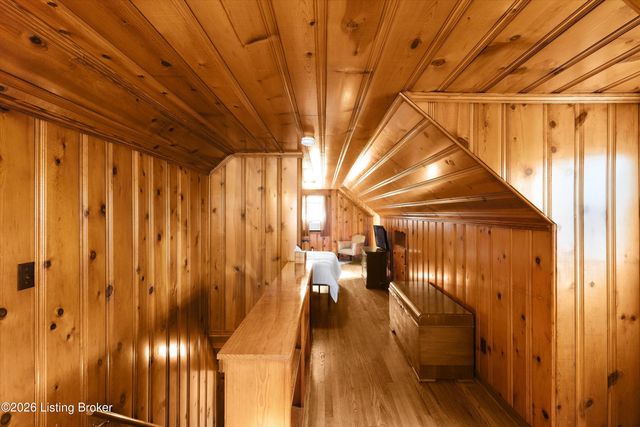 4616 Hillside Dr, Louisville, KY 40216