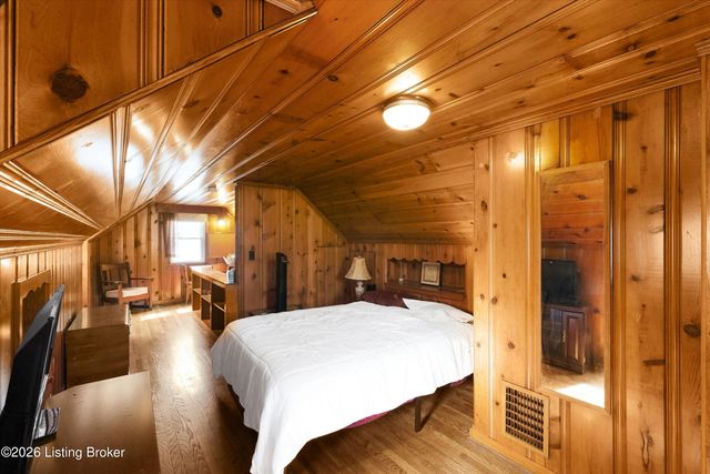 4616 Hillside Dr, Louisville, KY 40216