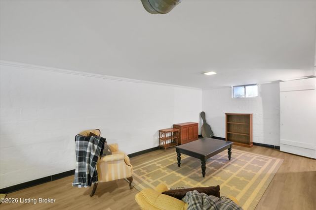 4616 Hillside Dr, Louisville, KY 40216