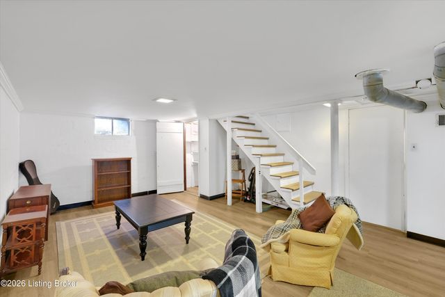 4616 Hillside Dr, Louisville, KY 40216