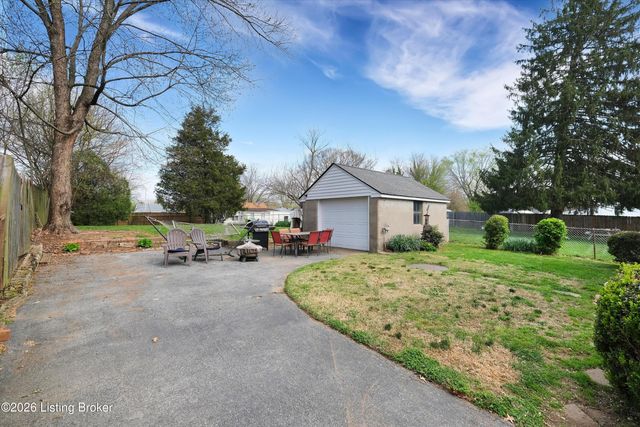 4616 Hillside Dr, Louisville, KY 40216