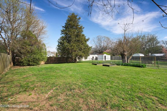 4616 Hillside Dr, Louisville, KY 40216