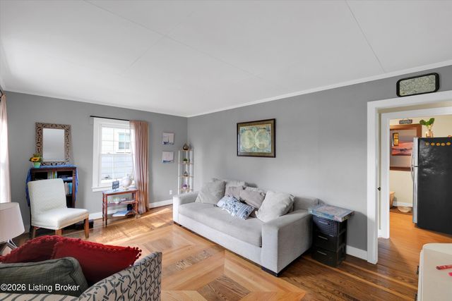 4616 Hillside Dr, Louisville, KY 40216