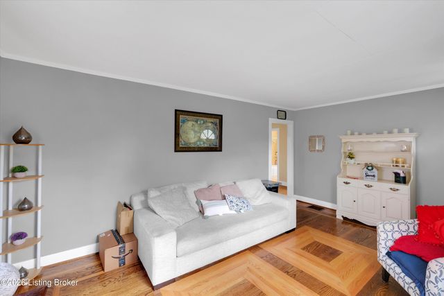 4616 Hillside Dr, Louisville, KY 40216