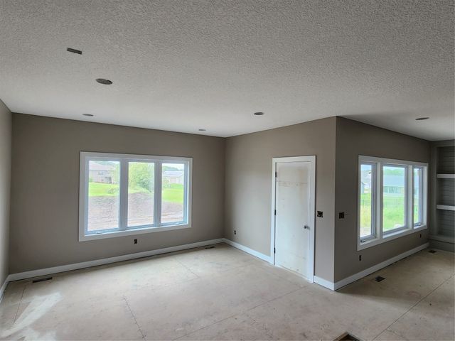 3302 SE Bannister Drive, Ankeny, IA 50021