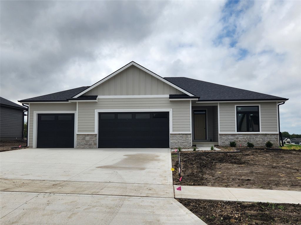 3302 SE Bannister Drive, Ankeny, IA 50021