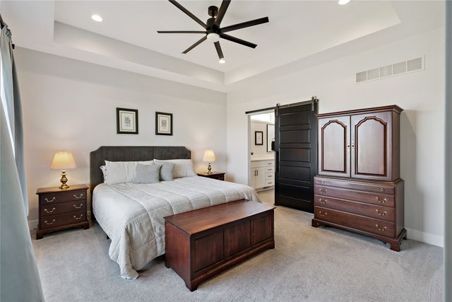 14601 Sutton Drive, Urbandale, IA 50323