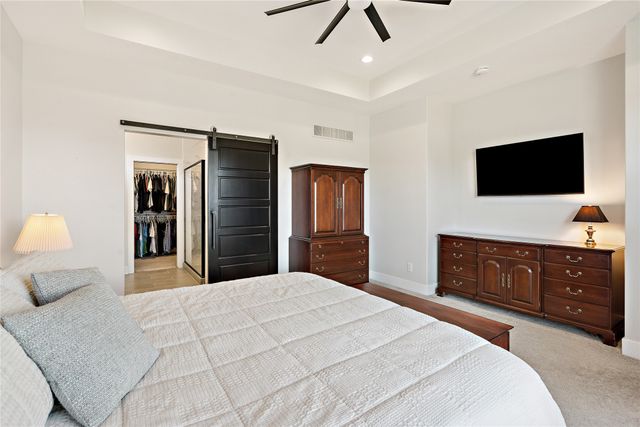 14601 Sutton Drive, Urbandale, IA 50323