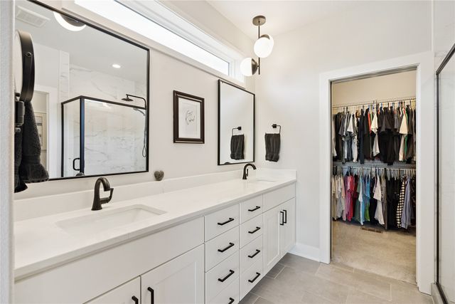 14601 Sutton Drive, Urbandale, IA 50323