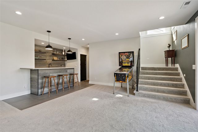 14601 Sutton Drive, Urbandale, IA 50323