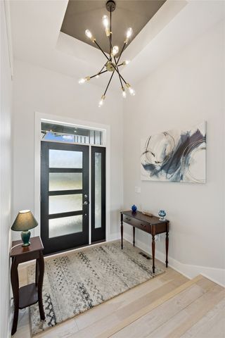 14601 Sutton Drive, Urbandale, IA 50323