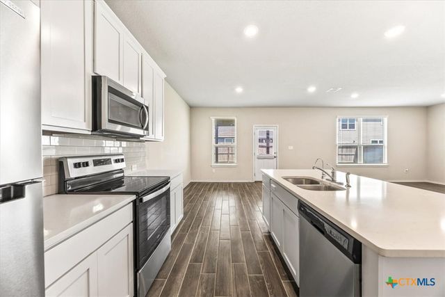 2521 Ayers Drive, Seguin, TX 78155