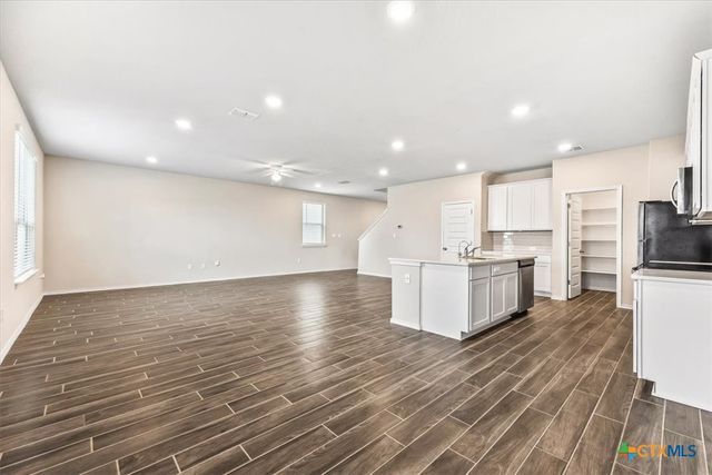 2521 Ayers Drive, Seguin, TX 78155
