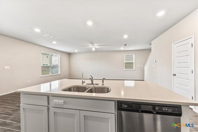 2521 Ayers Drive, Seguin, TX 78155