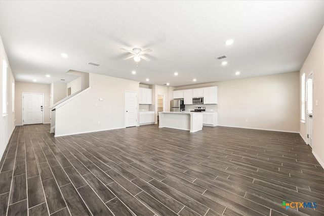 2521 Ayers Drive, Seguin, TX 78155