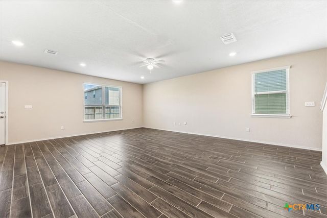 2521 Ayers Drive, Seguin, TX 78155