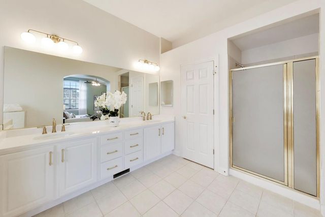 2587 Chestnut Avenue, Glenview, IL 60026