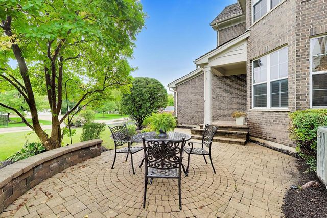 2587 Chestnut Avenue, Glenview, IL 60026