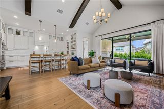 412 SE Sitlington LN, Austin, TX 78738