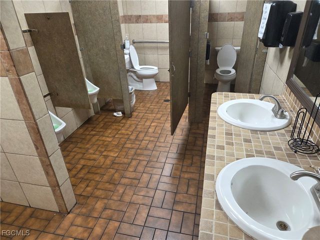 1303 Del Prado BLVD S, Cape Coral, FL 33990