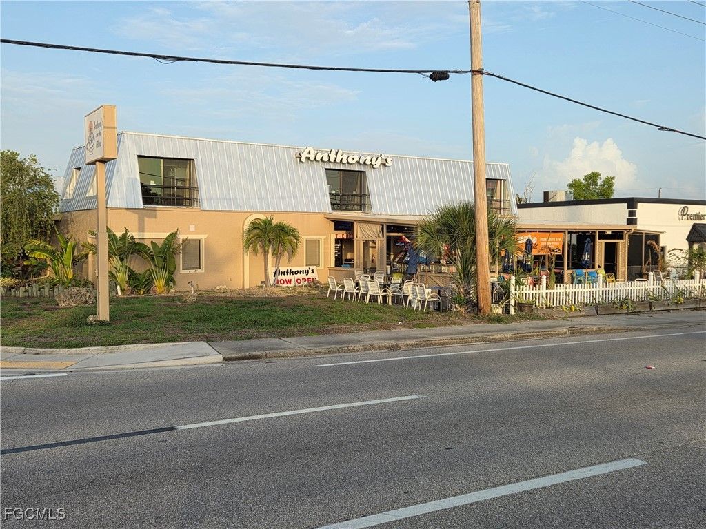1303 Del Prado BLVD S, Cape Coral, FL 33990