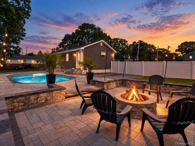 108 Floyd Road, Shirley, NY 11967