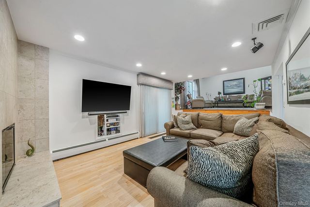 2 Sagamore Way N, Jericho, NY 11753