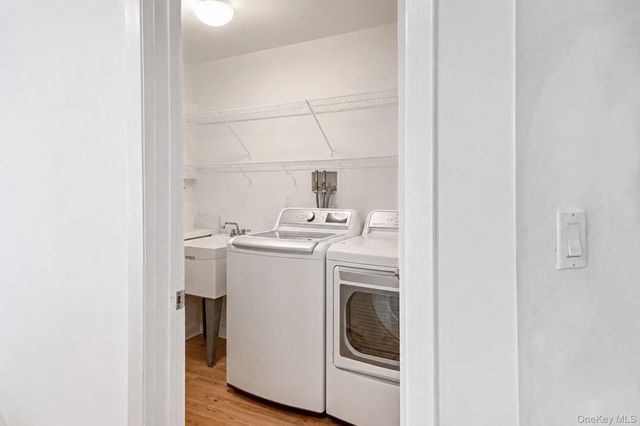 2 Sagamore Way N, Jericho, NY 11753