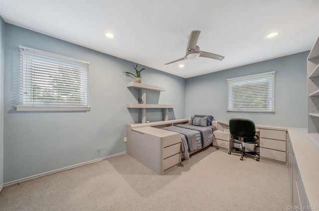 2 Sagamore Way N, Jericho, NY 11753