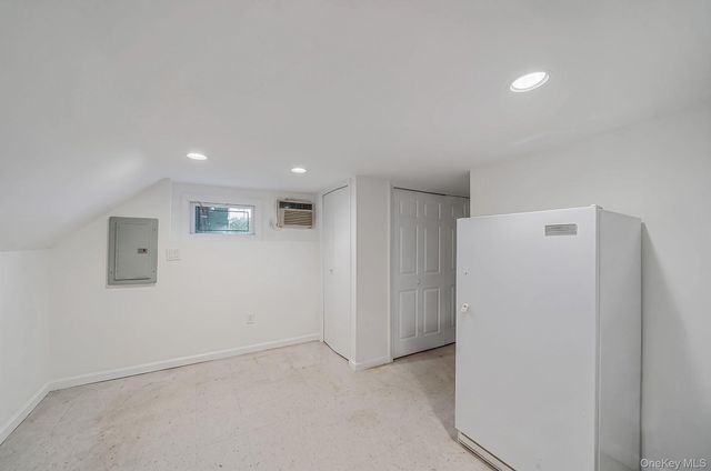 2 Sagamore Way N, Jericho, NY 11753