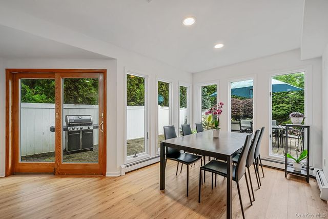 2 Sagamore Way N, Jericho, NY 11753