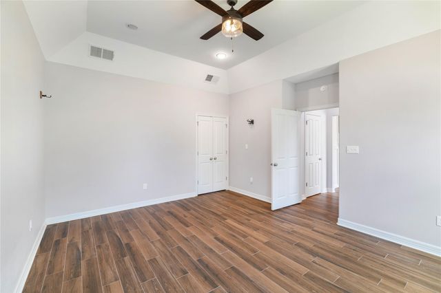 111 Kathleen Ave, La Grange, TX 78945