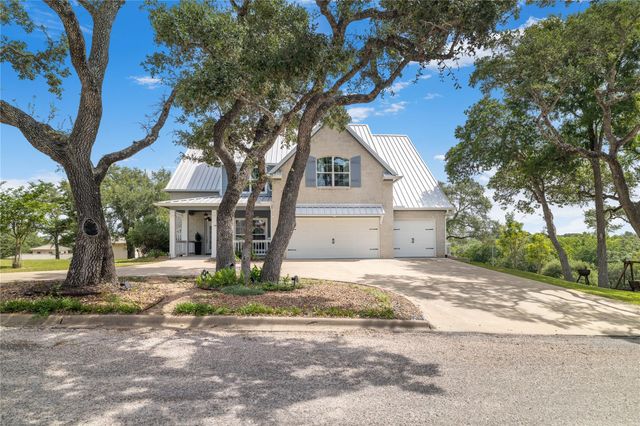 111 Kathleen Ave, La Grange, TX 78945