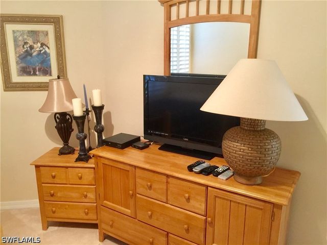 200 Lambiance CIR 201, Naples, FL 34108