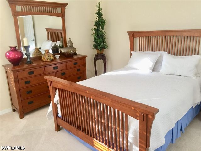 200 Lambiance CIR 201, Naples, FL 34108