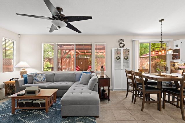 1827 Groveview Way, Tracy, CA 95376