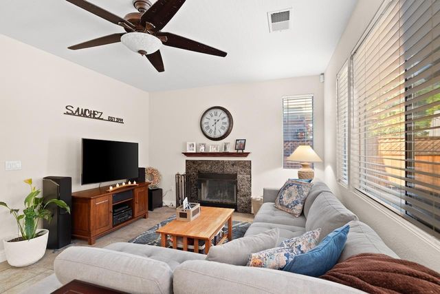 1827 Groveview Way, Tracy, CA 95376